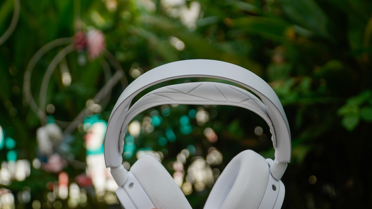 SteelSeries ARCTIS NOVA Pro Wireless còn có lớp đệm để người dùng có trải nghiệm đeo thoải mái nhất.