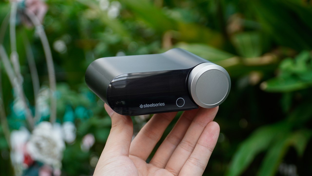 Wireless Base Station là món phụ kiện giúp cho SteelSeries ARCTIS NOVA Pro Wireless trở nên đặc biệt.