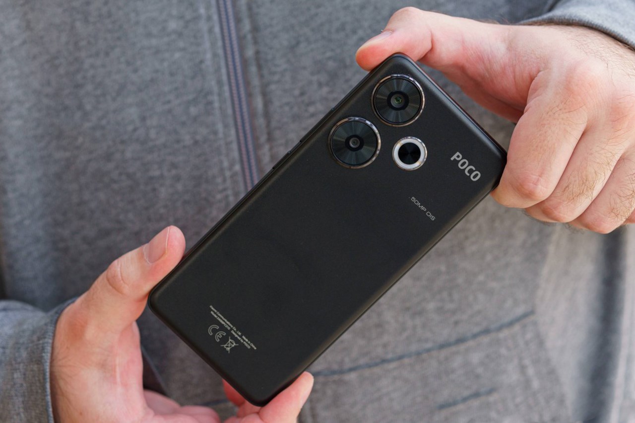 POCO F6 được hoàn thiện chủ yếu từ nhựa với chất lượng rất tốt.