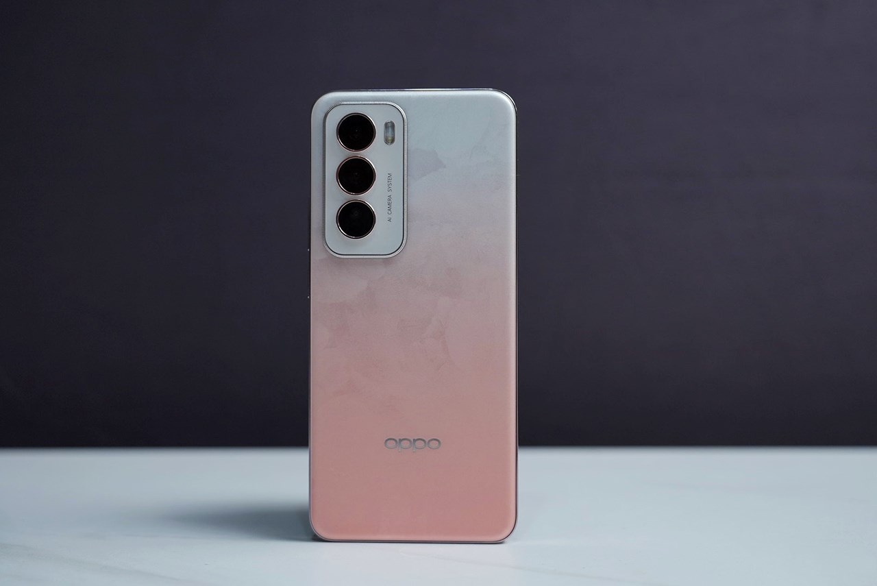 Mặt lưng OPPO Reno12 Series được thiết kế cực kỳ đẹp. Nguồn: Weibo.