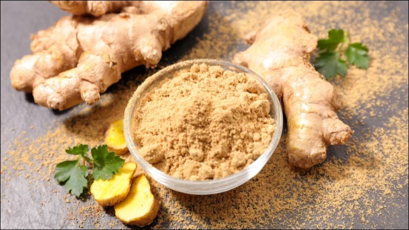 Ngâm chân với nước gừng giúp cải thiện tình trạng lạnh tay chân