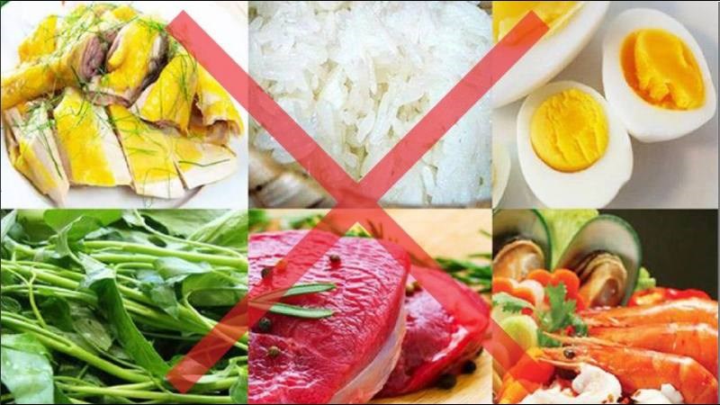Sau khi xăm xong, bạn nên kiêng một số loại thực phẩm từ 3 ngày đến 1 tuần