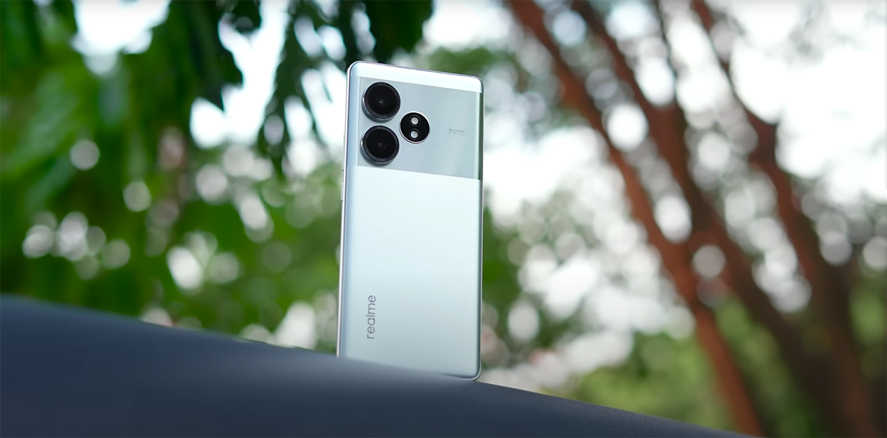 realme GT 6T còn có thể hoạt động lâu dài với viên pin 5.500 mAh. Nguồn: Trakin Tech.