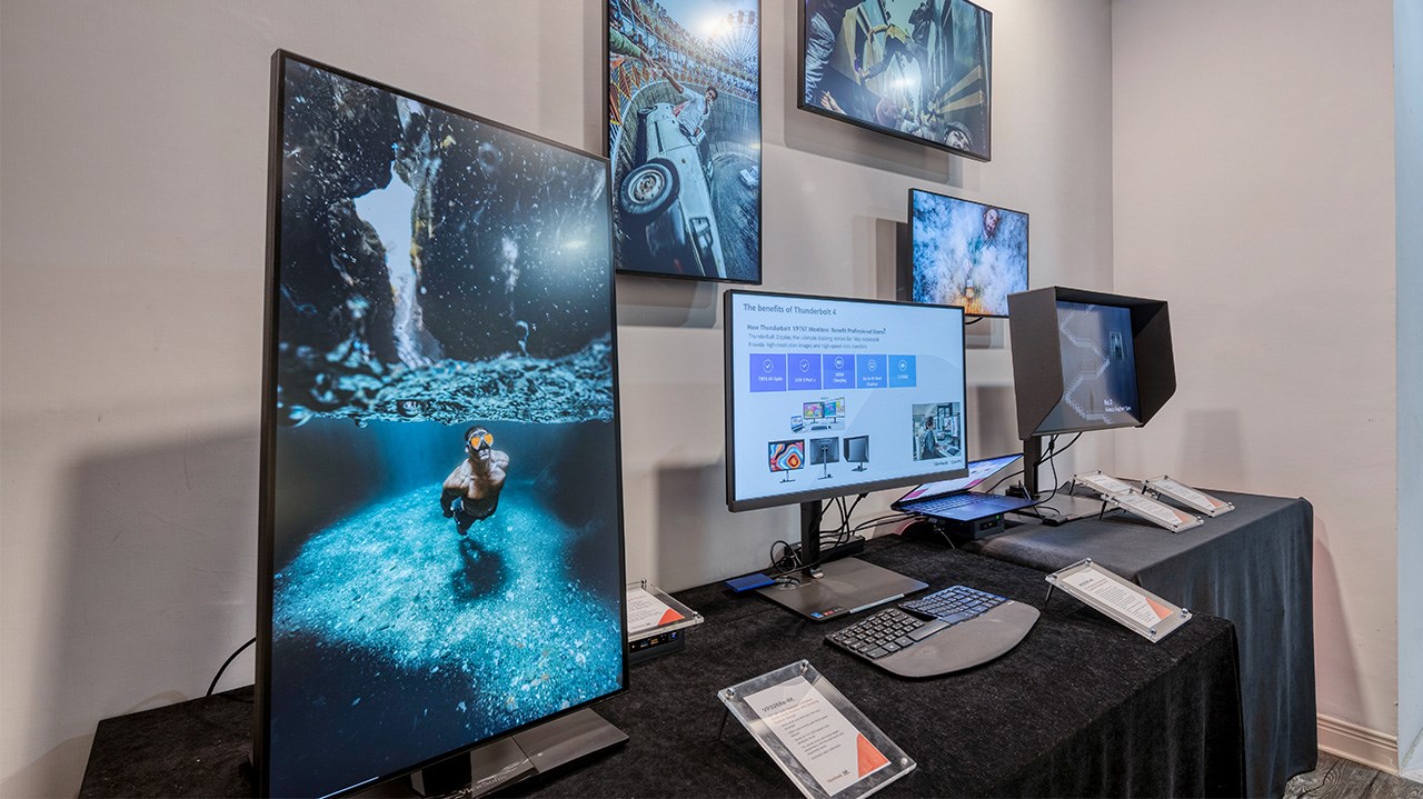 Với khả năng hiển thị màu sắc chính xác giúp tạo điều kiện thuận lợi cho người dùng 