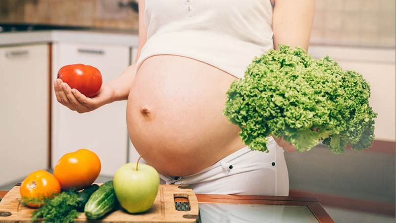 Năng lượng tiêu thụ trung bình trong tam cá nguyệt thứ hai khoảng 2600 kcal
