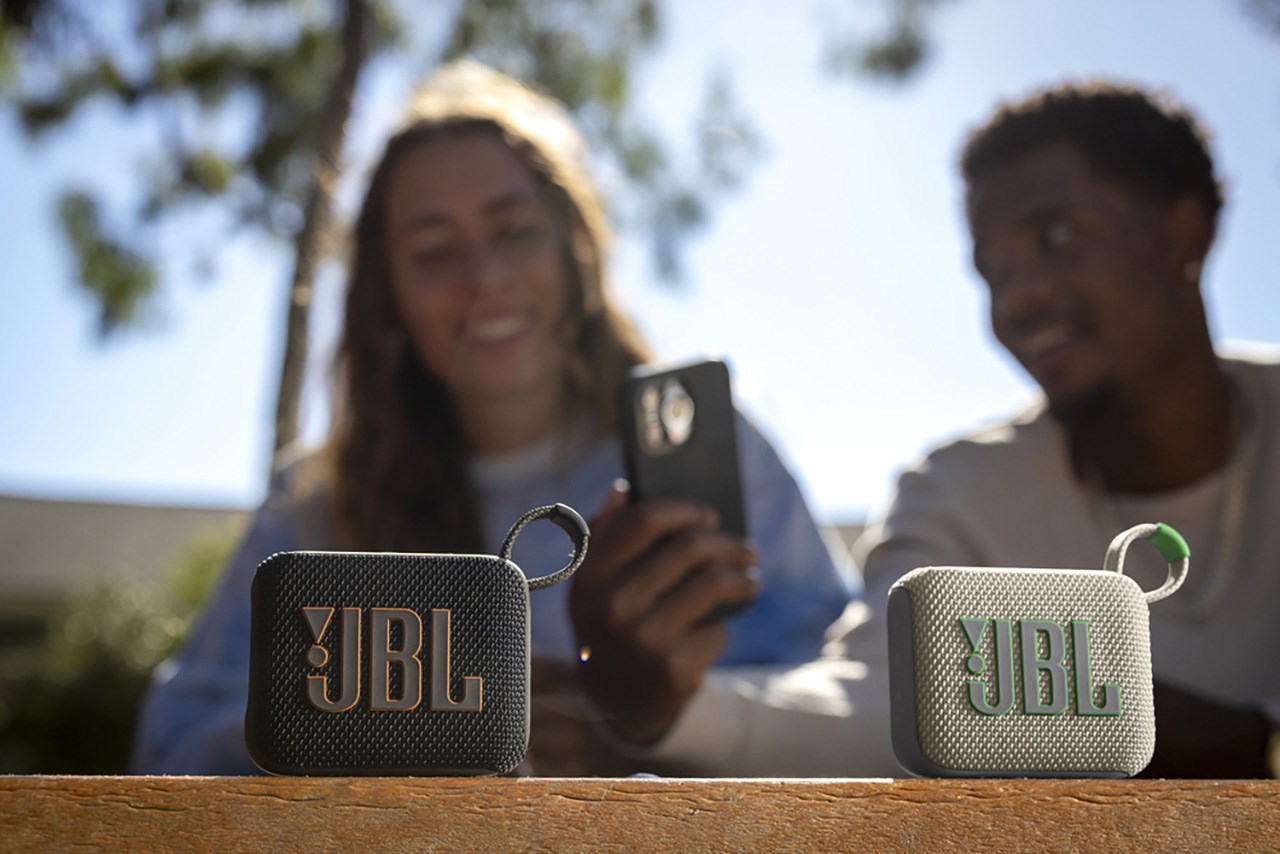 Dáng vẻ thêm gọn - âm thanh thêm trọn: JBL Go 4 chỉ 1.09 triệu cho thời lượng sử dụng đến 7 giờ, ghép nối đa loa không giới hạn Dáng vẻ thêm gọn - âm thanh thêm trọn: JBL Go 4 chỉ 1.09 triệu cho thời lượng sử dụng đến 7 giờ, ghép nối đa loa không giới hạn