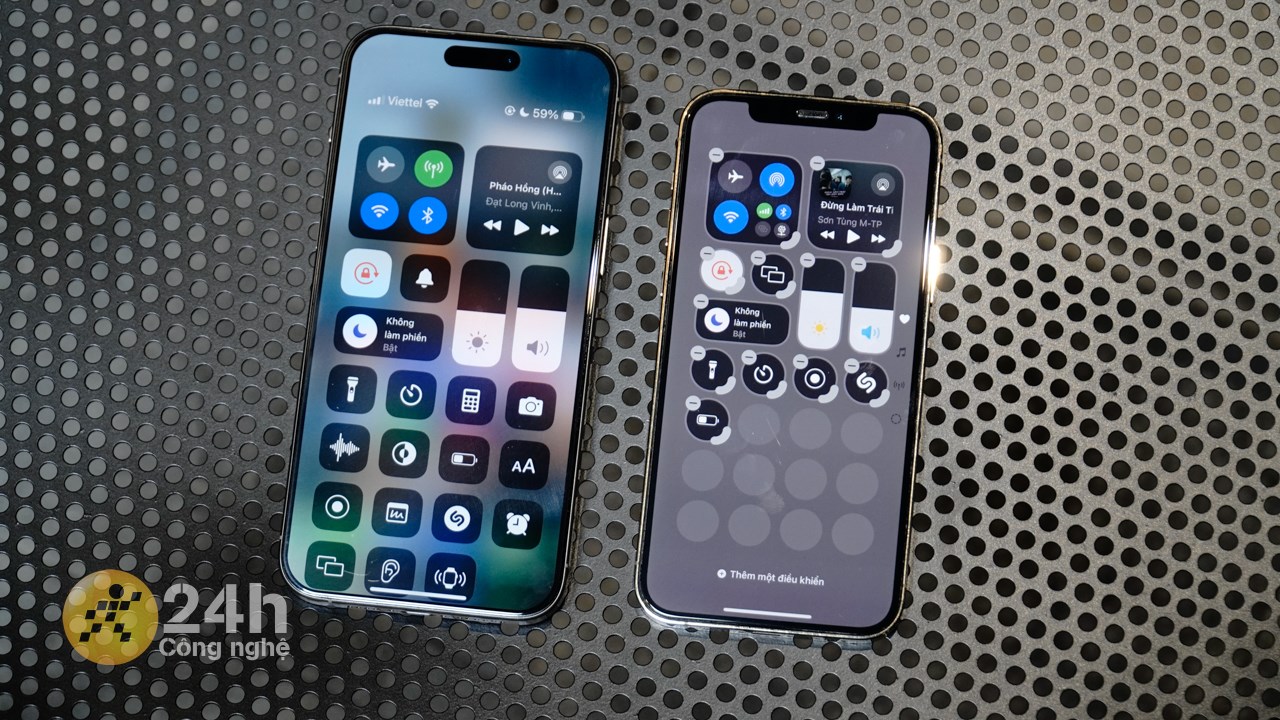 Giao diện Trung Tâm Điều Khiển trên iOS 17 (bên trái) không thể điều chỉnh linh hoạt giống như trên iOS 18 (bên phải).