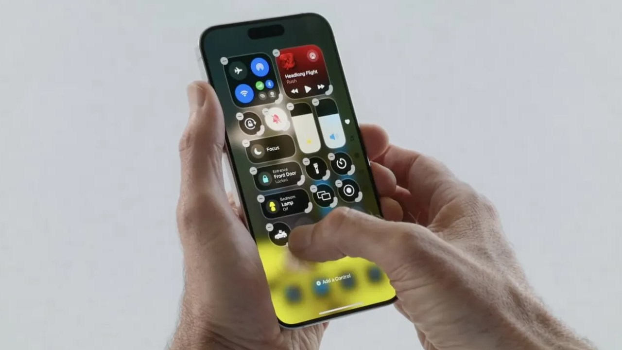 Cách tùy chỉnh và sử dụng Control Center trên iOS 18 cực kỳ dễ dàng