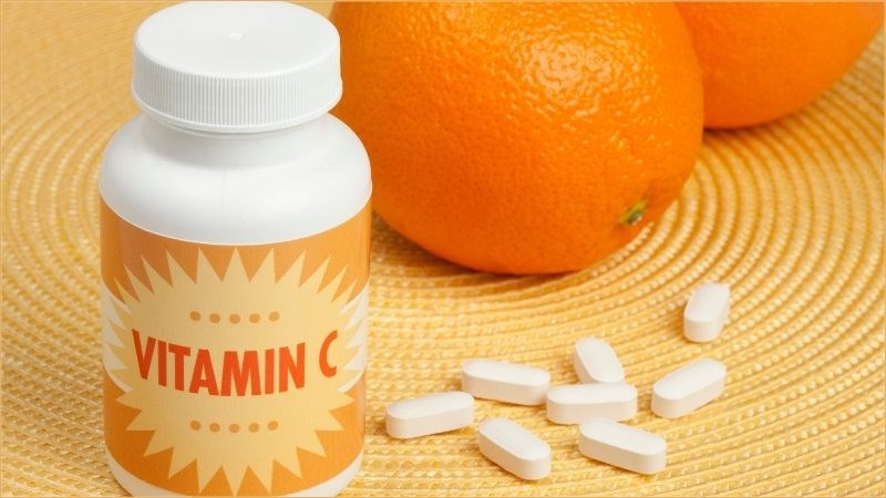 Việc uống vitamin C 1000 mg mỗi ngày còn tùy thuộc vào thể trạng và nhu cầu của mỗi cá nhân