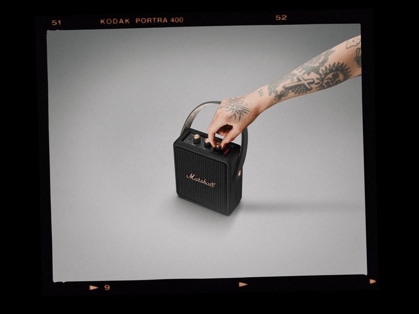 Thời gian sử dụng loa lên đến 20 giờ cho bạn tha hồ đắm chìm trong các giai điệu Thời gian sử dụng loa lên đến 20 giờ cho bạn tha hồ đắm chìm trong các giai điệu