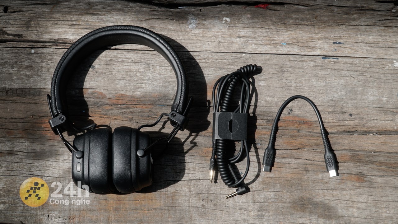 Bên trong hộp đựng Marshall Major IV chứa đầy đủ những món phụ kiện cần thiết. Bên trong hộp đựng Marshall Major IV chứa đầy đủ những món phụ kiện cần thiết.