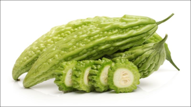 Mướp đắng gi&uacute;p l&agrave;m dịu cơn đau khi cổ tử cung co b&oacute;p trong kỳ kinh nguyệt