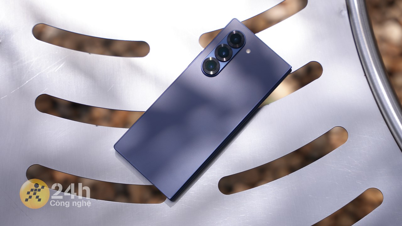 Phiên bản Galaxy Z Fold6 mà mình trên tay có màu Xanh Navy