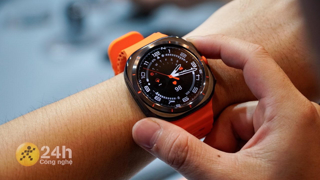 Samsung Galaxy Watch ưu đãi cực sốc đến 55%, duy nhất tháng 10 này