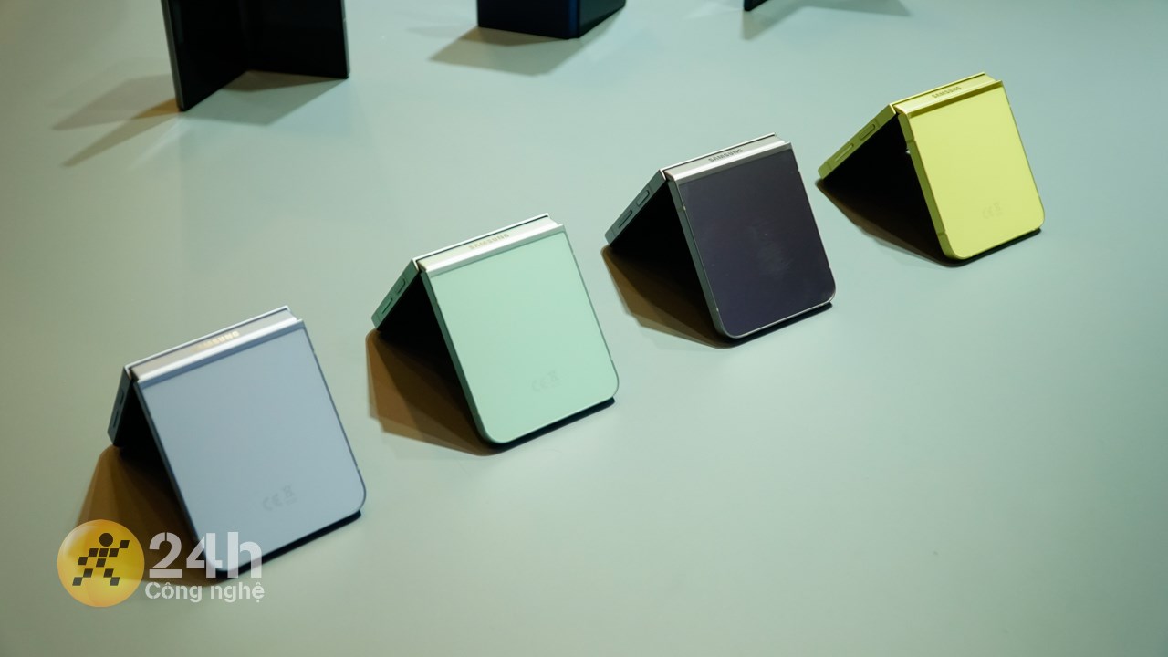 Các tùy chọn màu sắc đầy rực rỡ trên Galaxy Z Flip 6 Các tùy chọn màu sắc đầy rực rỡ trên Galaxy Z Flip 6