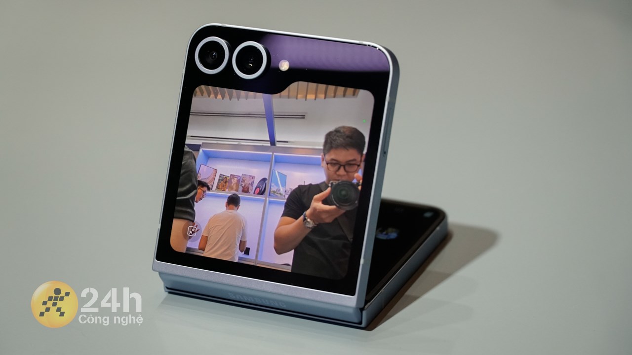 Camera chính trên Galaxy Z Flip6 được nâng độ phân giải lên 50 MP Camera chính trên Galaxy Z Flip6 được nâng độ phân giải lên 50 MP