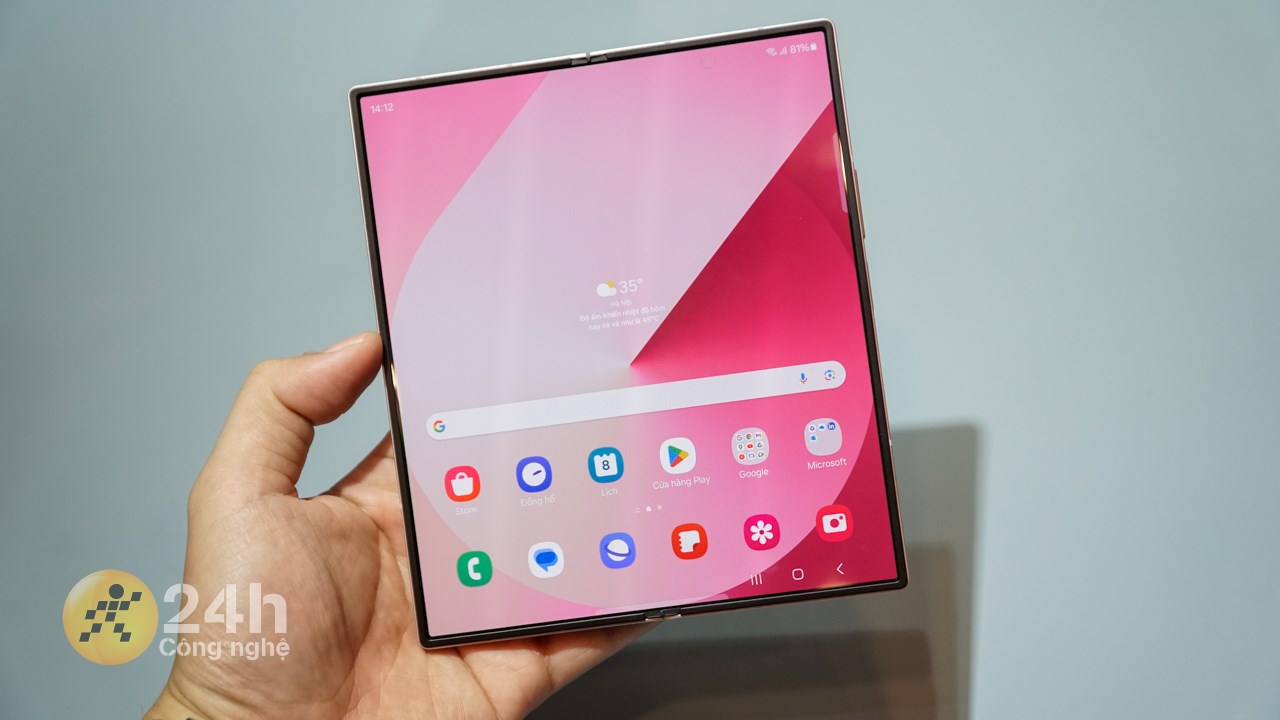 Màn hình trong và ngoài trên Galaxy Z Fold6 cũng được nâng cấp mạnh mẽ Màn hình trong và ngoài trên Galaxy Z Fold6 cũng được nâng cấp mạnh mẽ