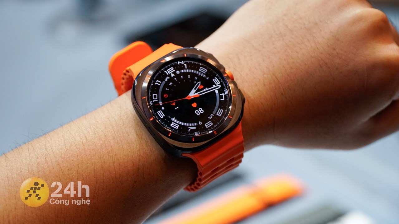 Galaxy Watch Ultra có độ sáng màn hình lên đến 3.000 nits