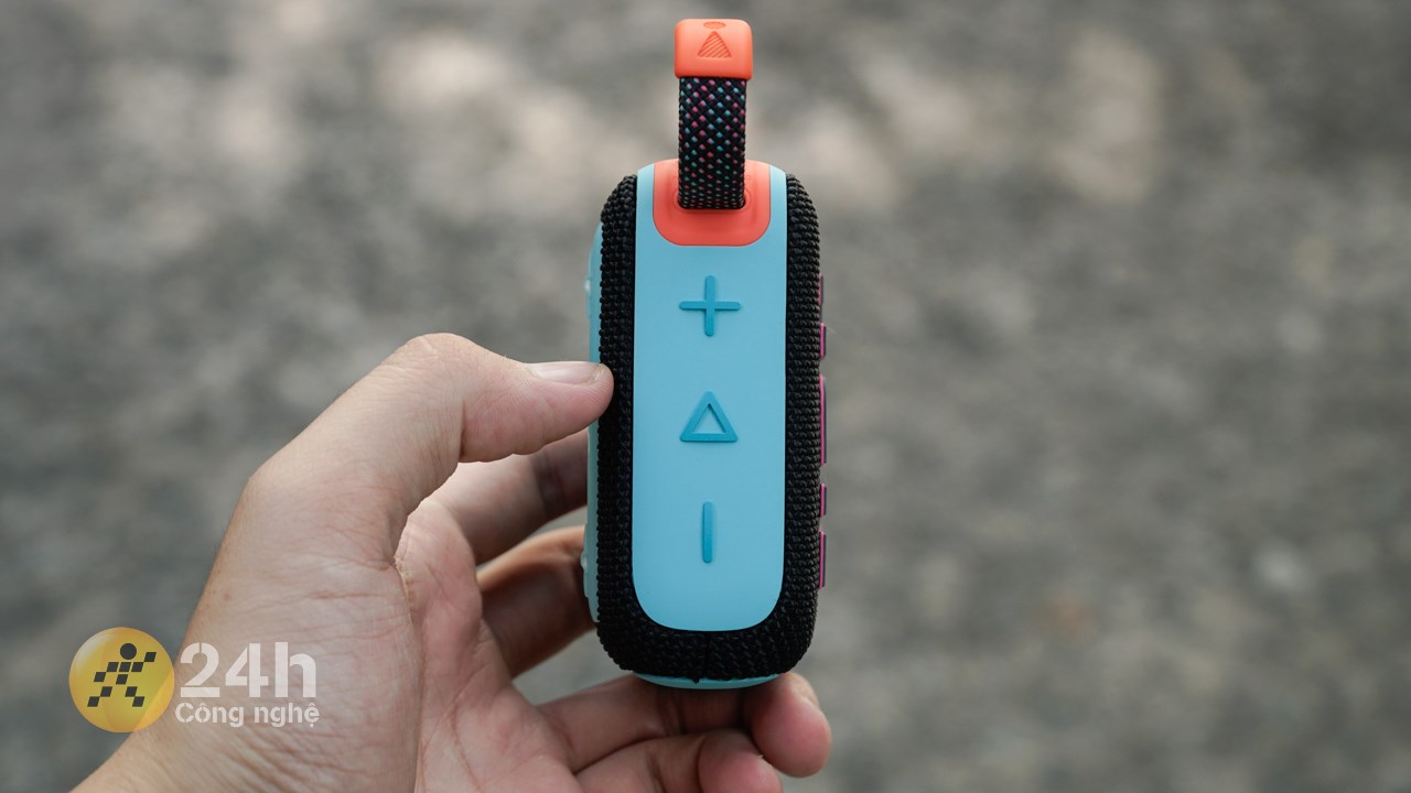 Cạnh trên của JBL Go 4. Cạnh trên của JBL Go 4.