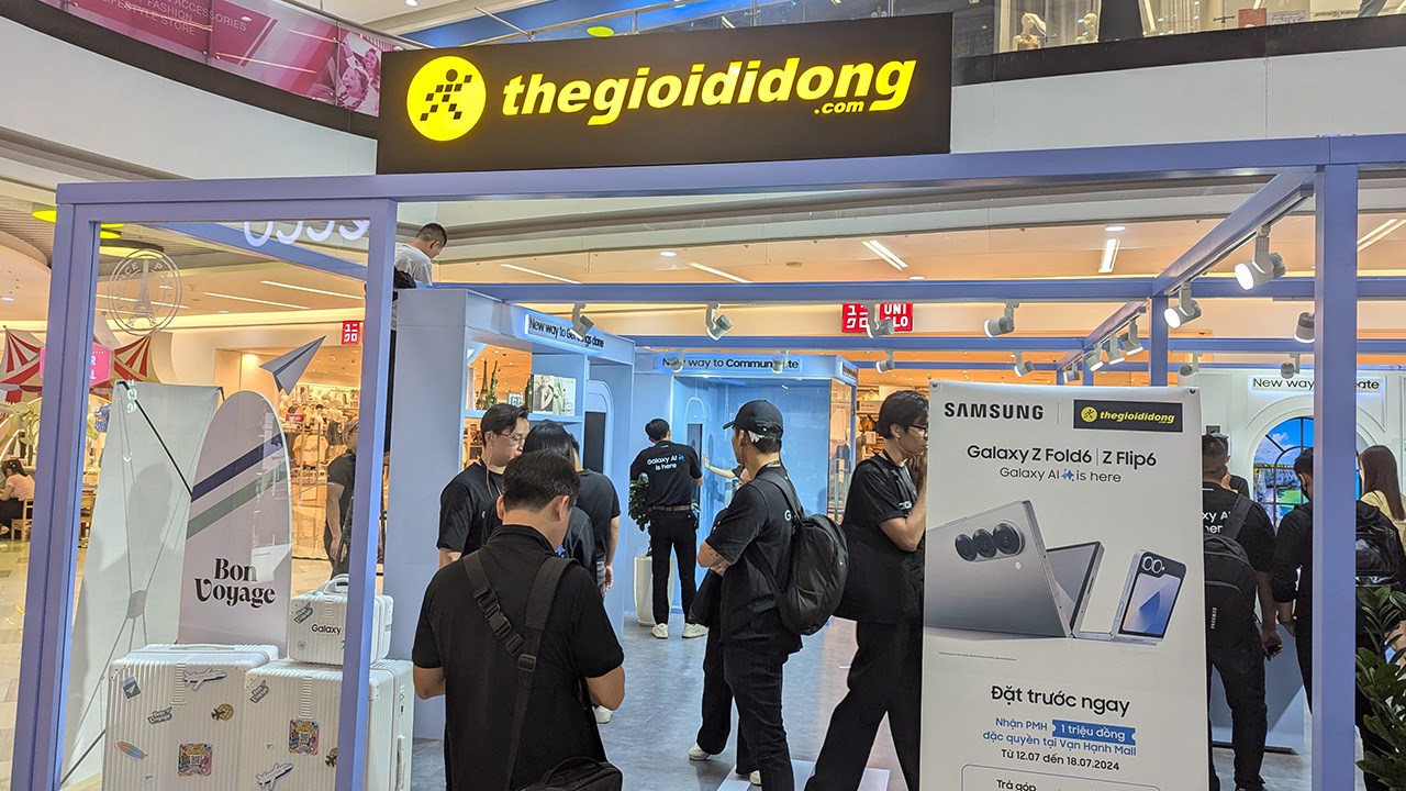 Sự quan tâm của khách hàng về Galaxy Z Fold 6 và Galaxy Z Flip 6 là cực kỳ lớn Sự quan tâm của khách hàng về Galaxy Z Fold 6 và Galaxy Z Flip 6 là cực kỳ lớn