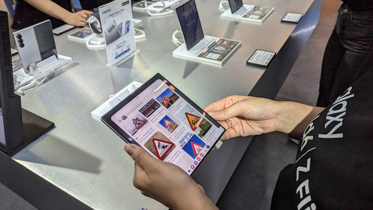 Quý khách hàng còn sẽ có cơ hội được trải nghiệm nhiều sản phẩm mới nhất của Samsung Quý khách hàng còn sẽ có cơ hội được trải nghiệm nhiều sản phẩm mới nhất của Samsung