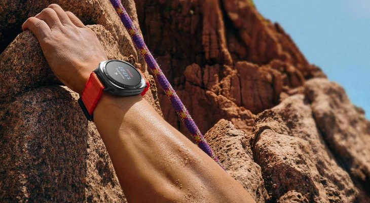 Galaxy Watch Ultra sở hữu màn hình AMOLED rực rỡ 