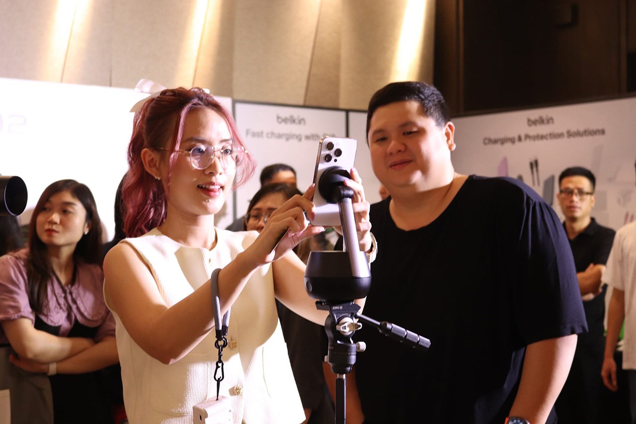 Belkin Stand Pro còn là món phụ kiện cực kỳ hữu ích dành cho nhà sáng tạo nội dung Belkin Stand Pro còn là món phụ kiện cực kỳ hữu ích dành cho nhà sáng tạo nội dung