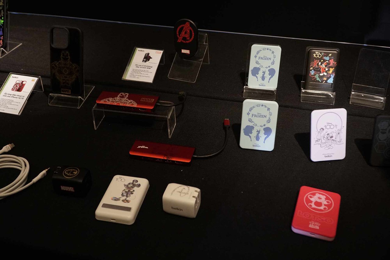 Các phụ kiện phiên bản đặc biệt 40 năm hợp tác giữa Belkin và Disney Các phụ kiện phiên bản đặc biệt 40 năm hợp tác giữa Belkin và Disney