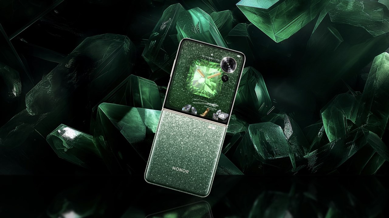 HONOR Magic V Flip có thể đáp ứng tốt mọi nhu cầu sử dụng của người dùng với con chip Snapdragon 8+ Gen 3. Nguồn: Weibo.