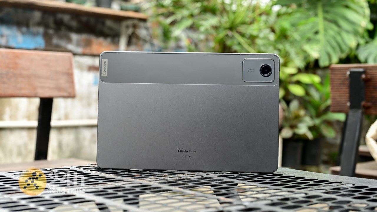 Lenovo Tab M11 sở hữu ngoại hình đơn giản mà sang trọng.