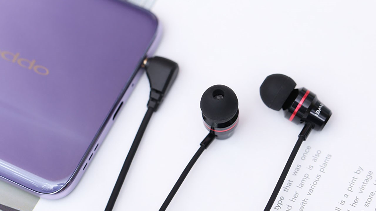 Tai nghe có dây khuyến mãi chỉ còn từ 50K, liệu còn ai lựa chọn không?