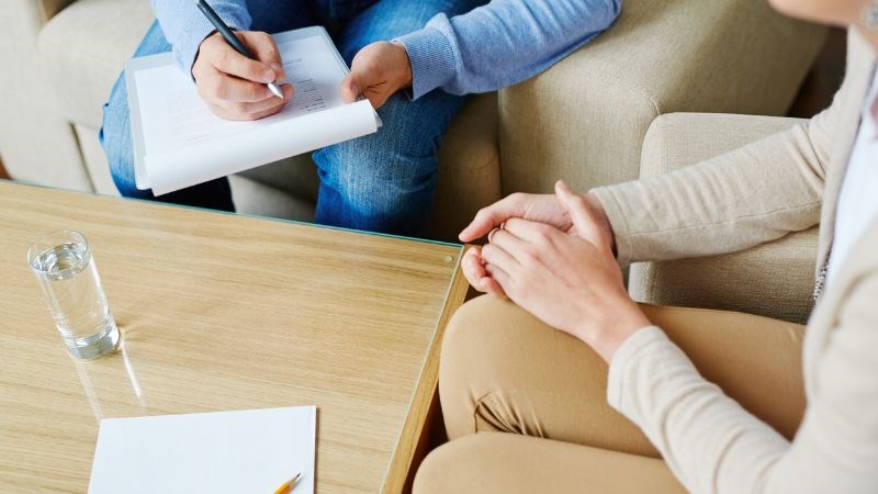Bác sĩ tiến hành khai thác các thông tin về giấc ngủ