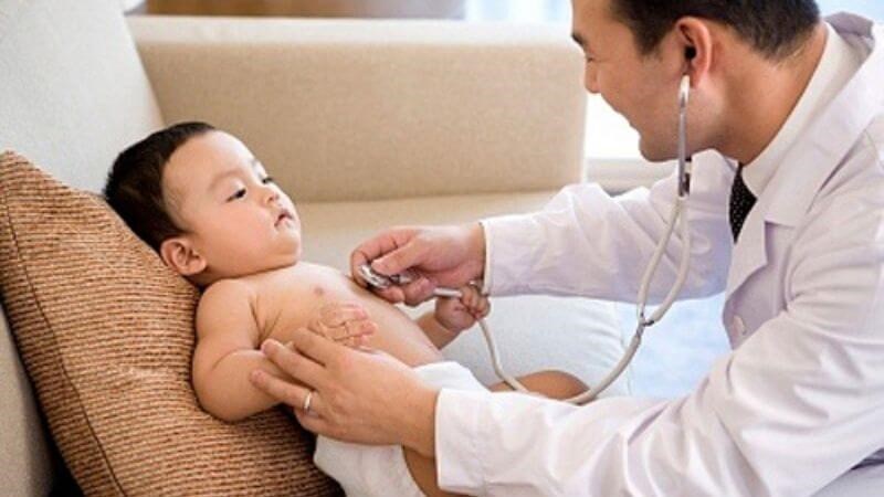 Bác sĩ hoàn toàn có thể chẩn đoán tình trạng lạc tinh hoàn chỉ bằng thăm khám lâm sàng Bác sĩ hoàn toàn có thể chẩn đoán tình trạng lạc tinh hoàn chỉ bằng thăm khám lâm sàng