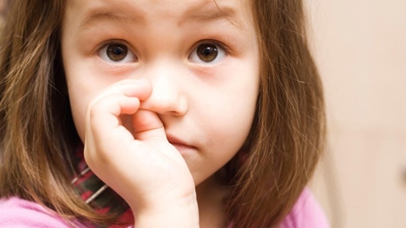 Cảm giác có gì đó mắc trong mũi có thể là dấu hiệu của dị vật mũi Cảm giác có gì đó mắc trong mũi có thể là dấu hiệu của dị vật mũi