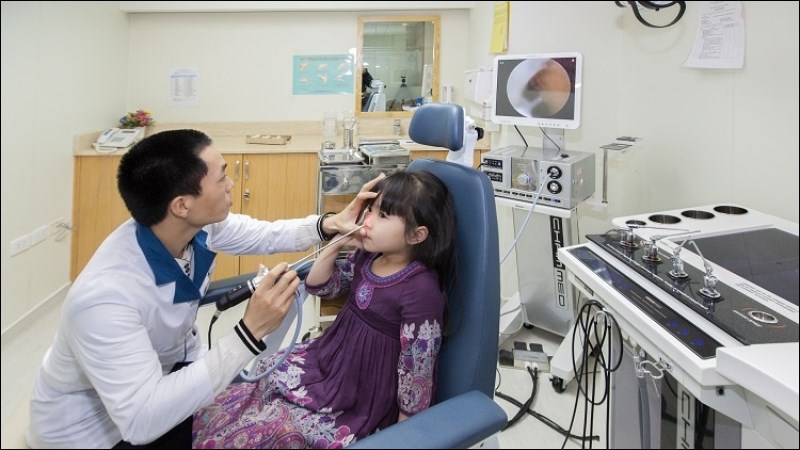 Nội soi mũi giúp chẩn đoán dị vật mũi đến sớm Nội soi mũi giúp chẩn đoán dị vật mũi đến sớm