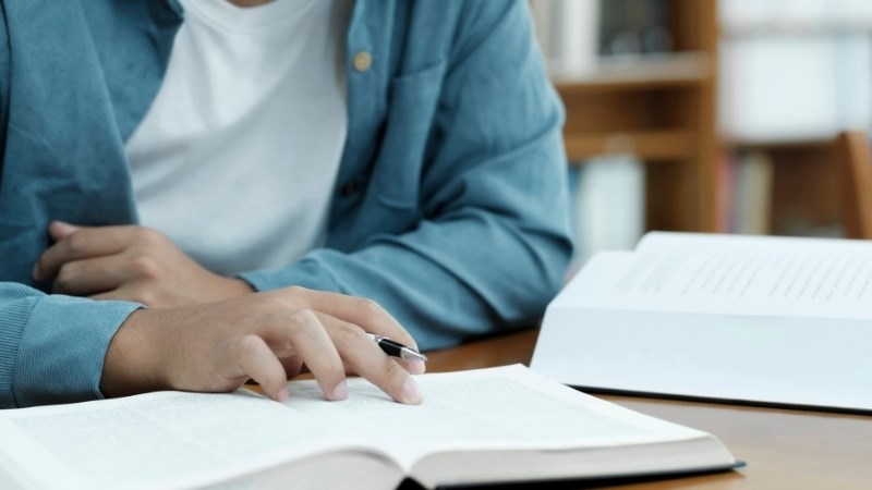 Làm việc ở nơi có ánh sáng thích hợp giúp giảm bảo vệ sức khỏe mắt Làm việc ở nơi có ánh sáng thích hợp giúp giảm bảo vệ sức khỏe mắt
