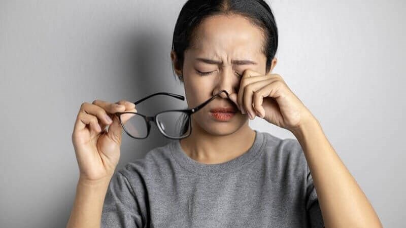 Mất thị lực có thẻ kèm theo đau mắt