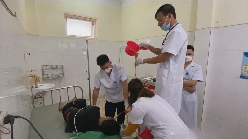 Người bệnh nhiễm độc asen qua đường tiêu hóa có thể được sục rửa dạ dày Người bệnh nhiễm độc asen qua đường tiêu hóa có thể được sục rửa dạ dày