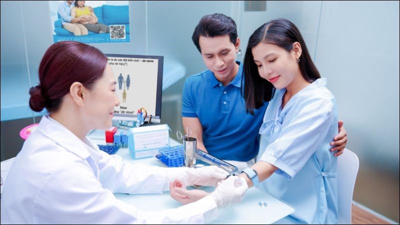 Bạn có thể gặp bác sĩ để được tư vấn và làm các xét nghiệm di truyền Bạn có thể gặp bác sĩ để được tư vấn và làm các xét nghiệm di truyền
