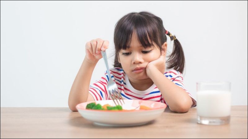Trẻ mắc hội chứng Rett có thể chán ăn và dẫn đến các vấn đề về dinh dưỡng Trẻ mắc hội chứng Rett có thể chán ăn và dẫn đến các vấn đề về dinh dưỡng