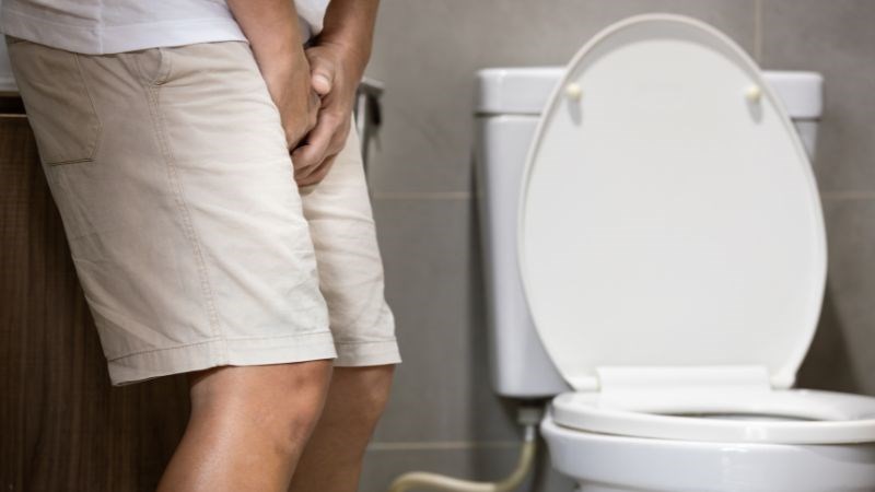Bí tiểu là tình trạng không thể đi tiểu hết nước trong bàng quang Bí tiểu là tình trạng không thể đi tiểu hết nước trong bàng quang