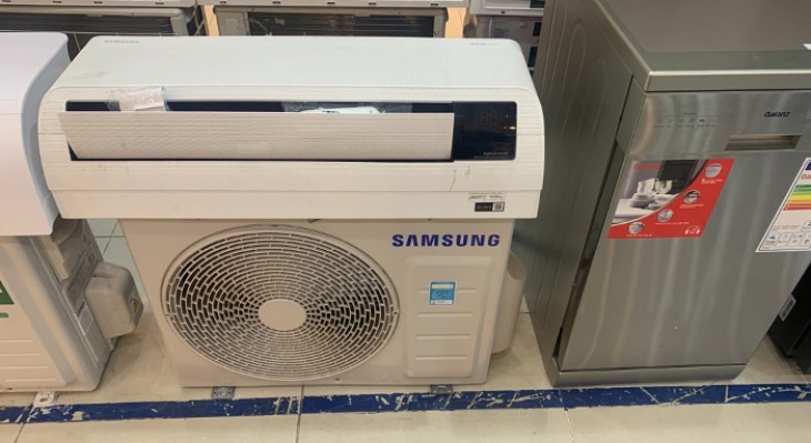 Máy lạnh Samsung Wind-Free Inverter 1.5 HP AR13CYHAAWKNSV cũ sở hữu nhiều công nghệ hiện đại với mức giá rẻ hơn đến 40%