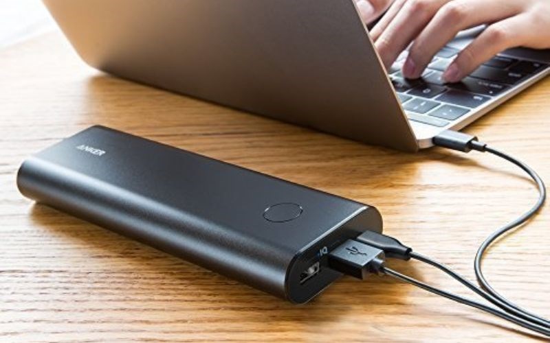 Sạc dự phòng trang bị USB Type C cũng có công suất truyền tải lớn