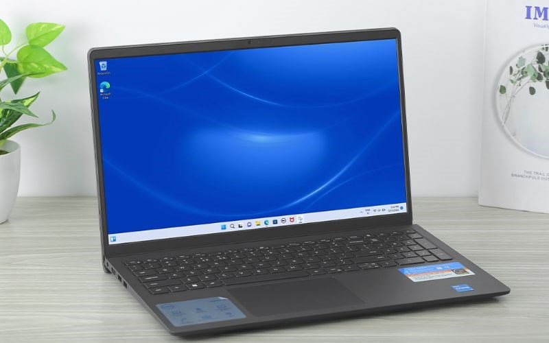 Laptop Dell Inspiron 15 3520 i5 được đánh giá cấu hình vừa đủ cho một chiếc laptop làm việc văn phòng