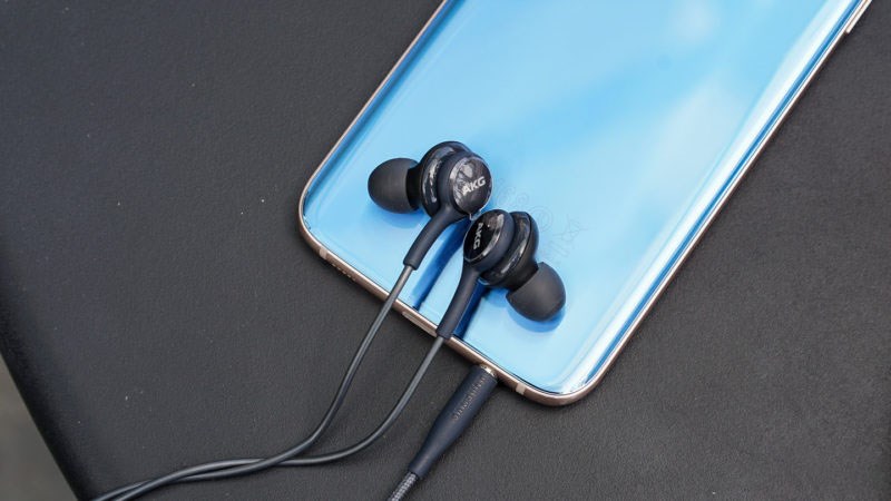 AKG mang đến trải nghiệm &acirc; m thanh trung thực, tự nhi&ecirc;n