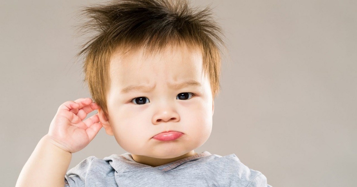 Mách cha mẹ cách lấy dị vật tai ở trẻ nhỏ an toàn tại nhà