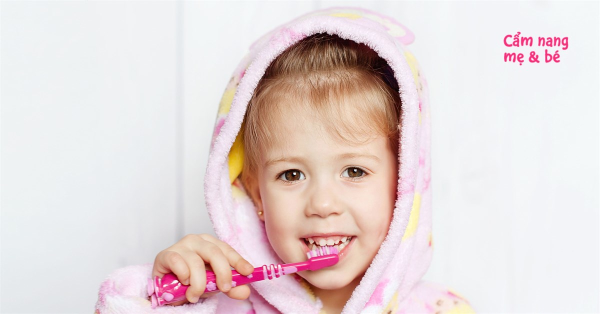 Top 15 kem đánh răng cho bé 2 tuổi ít bọt, an toàn, chất lượng nhất