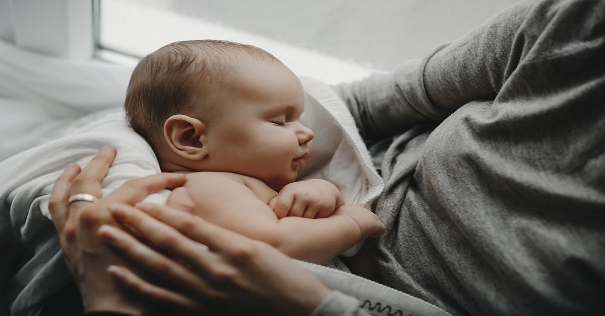 Cách dỗ trẻ sơ sinh ngủ nhanh nhất - Điều ba mẹ nên biết