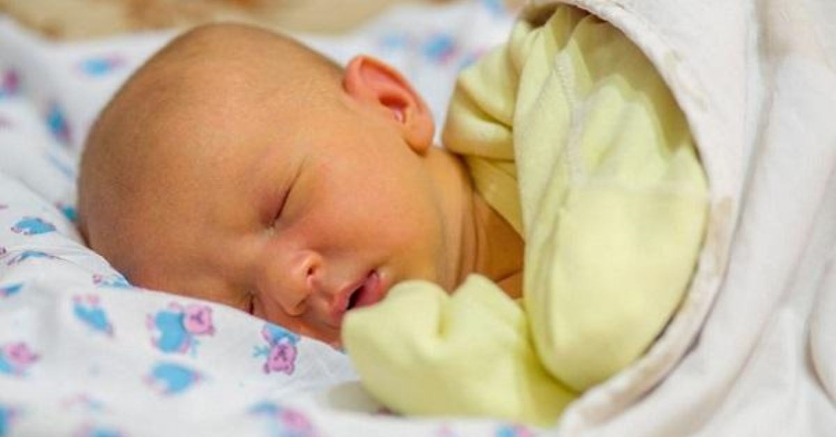 Vàng da ở trẻ sơ sinh: Nguyên nhân, dấu hiệu và cách điều trị hiệu quả