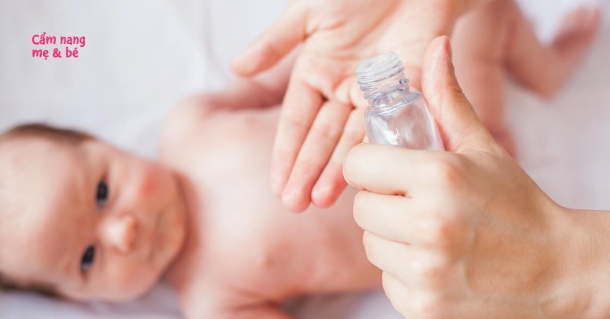 Top 10 dầu massage cho bé sơ sinh tốt, được mẹ tin dùng 2023
